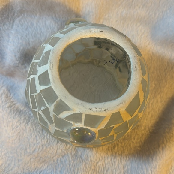 Snowflake Mosaic Candle holder/ looks super pretty - great decor item - Picture 3 of 6